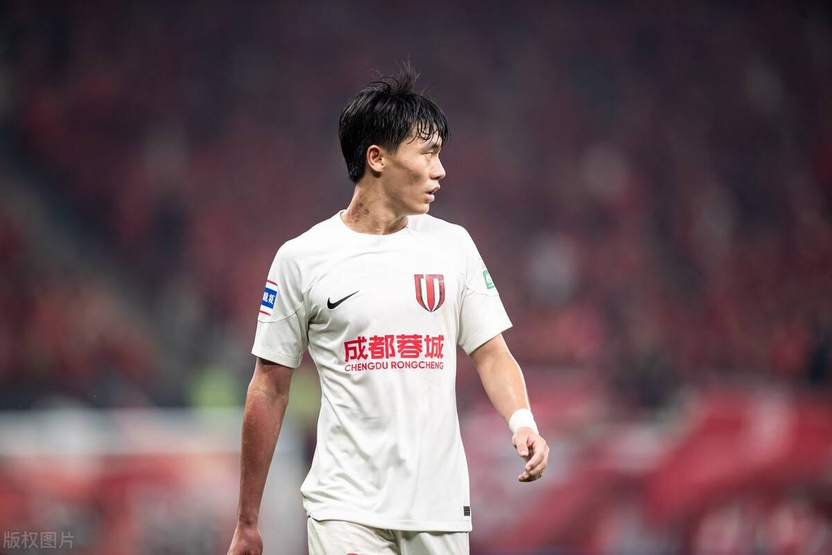 成都谢菲联新援助力，球队实力提升的简单介绍