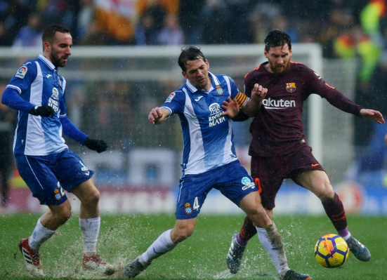 包含马拉加主场大胜，保级前景一片光明的词条