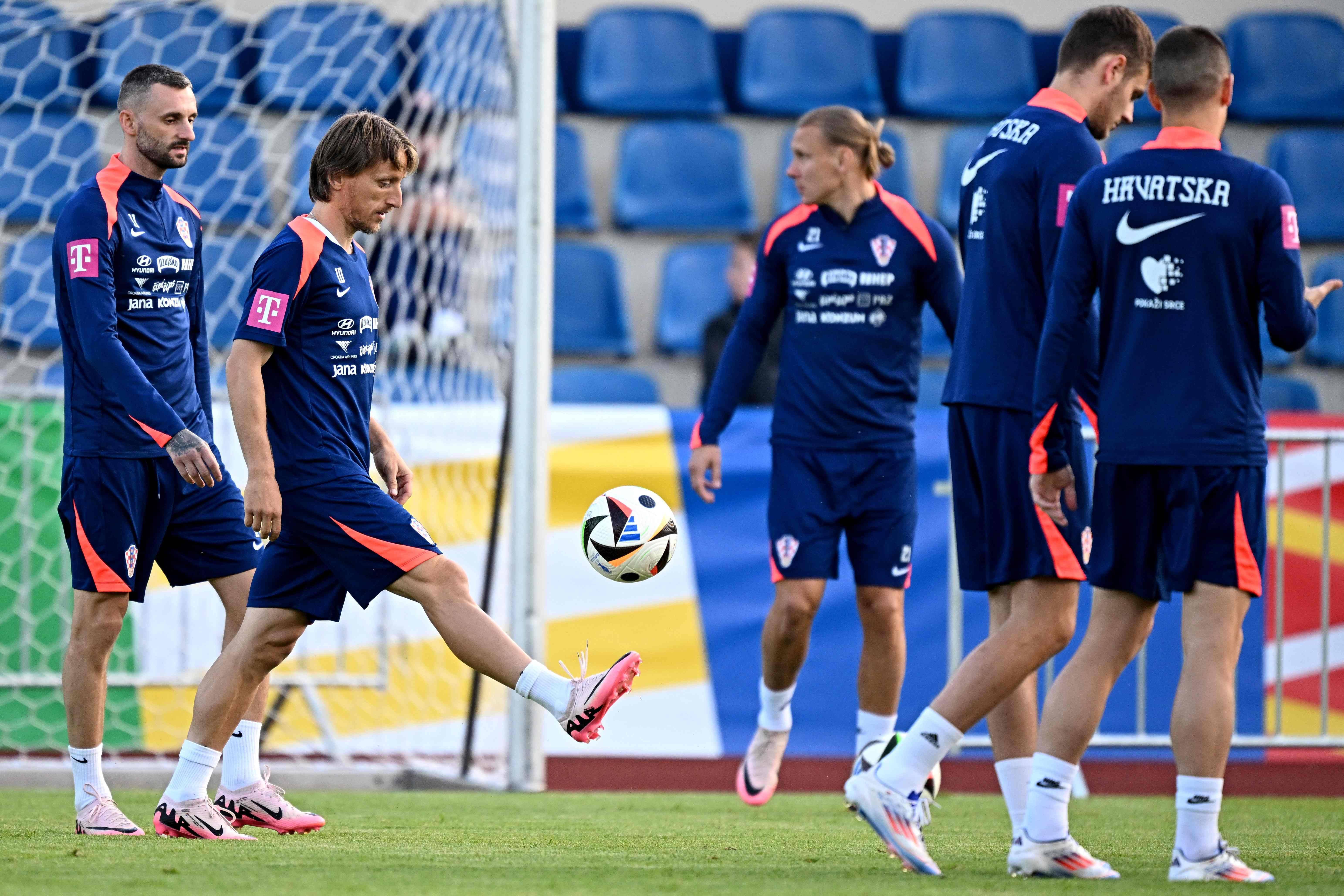 克罗地亚客场胜利,稳居小组第一位置的简单介绍 克罗地亚客场胜利,稳居小组第一位置的简单介绍