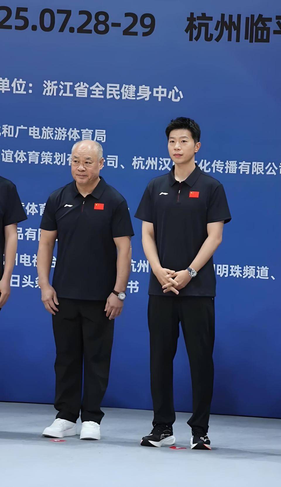 台前幕后,体育英雄展现风采 台前幕后,体育英雄展现风采