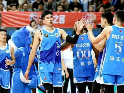 广厦队拿下关键胜利,稳固前四位置 广厦队拿下关键胜利,稳固前四位置