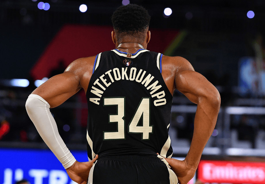 35岁的帕克将成为有史以来踢过NBA常规赛的顶级职运动员！