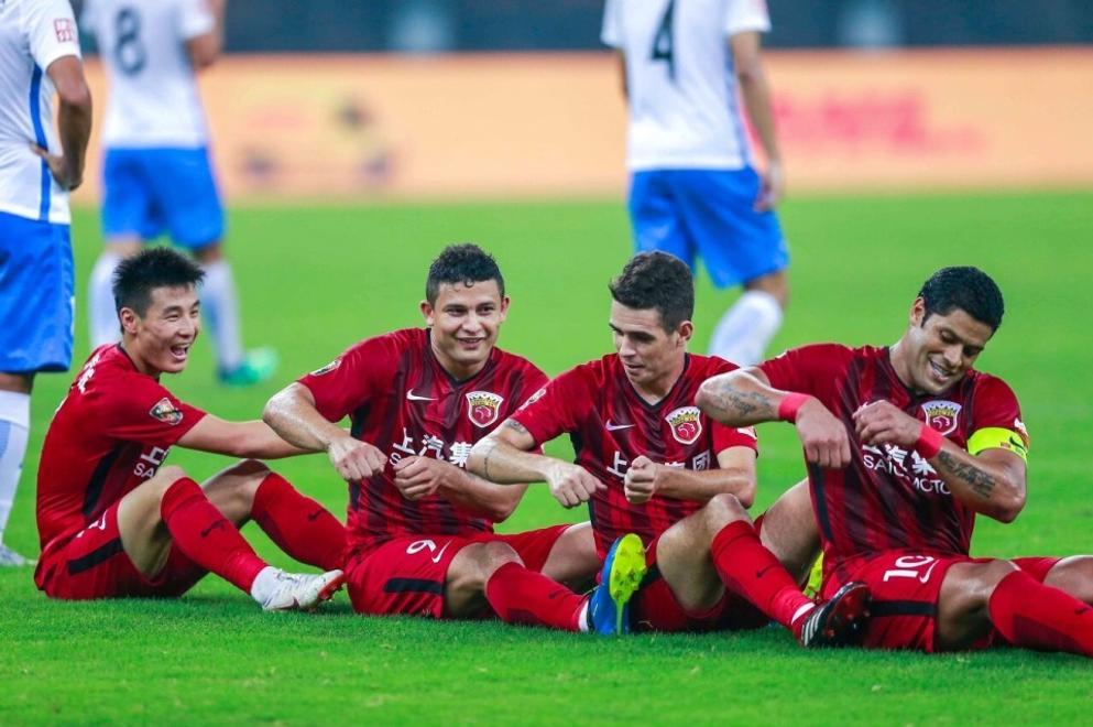 传奇球员退役仪式感动球迷