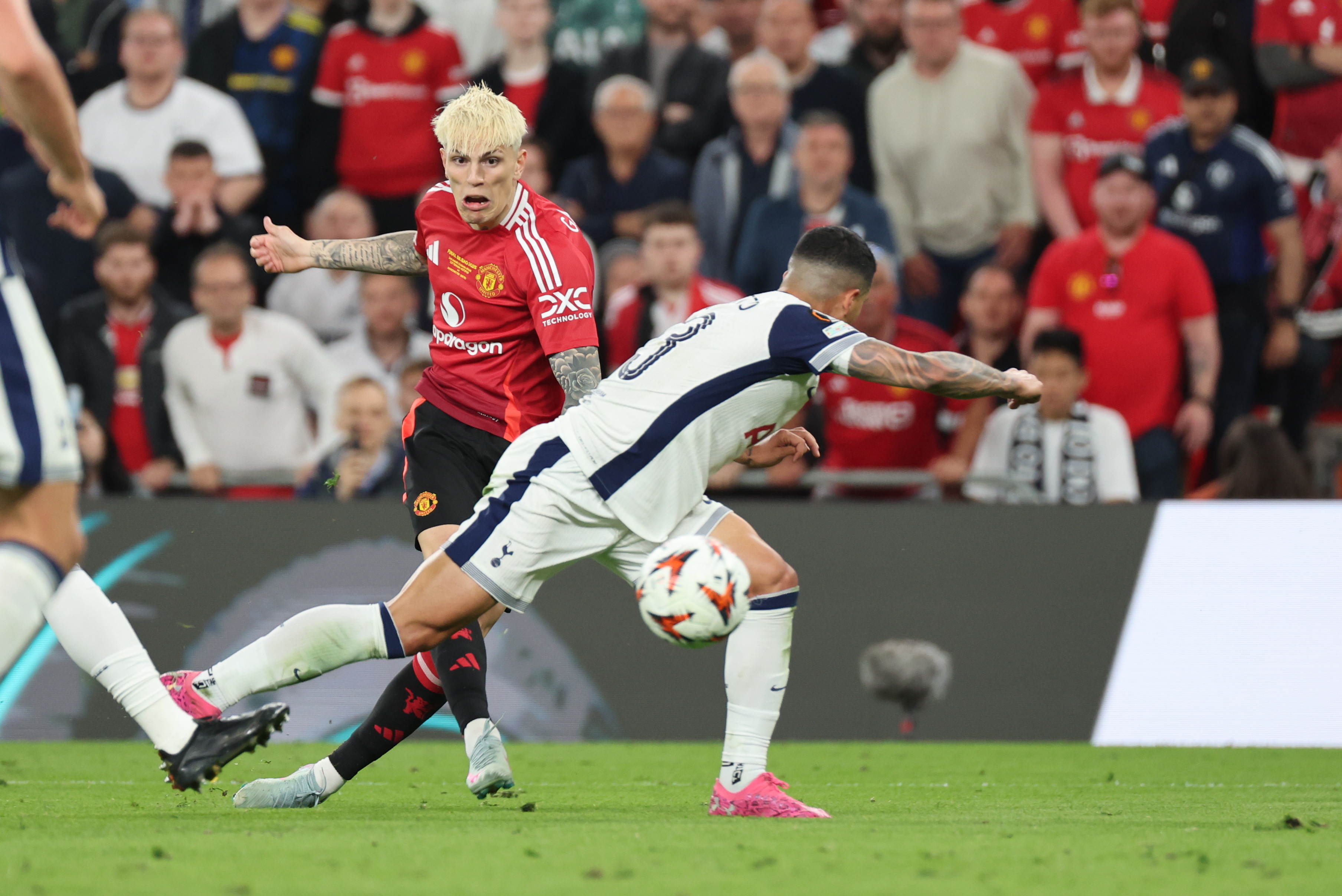 国际足球热身赛不断升温,球队备战欧锦赛 国际足球热身赛不断升温,球队备战欧锦赛