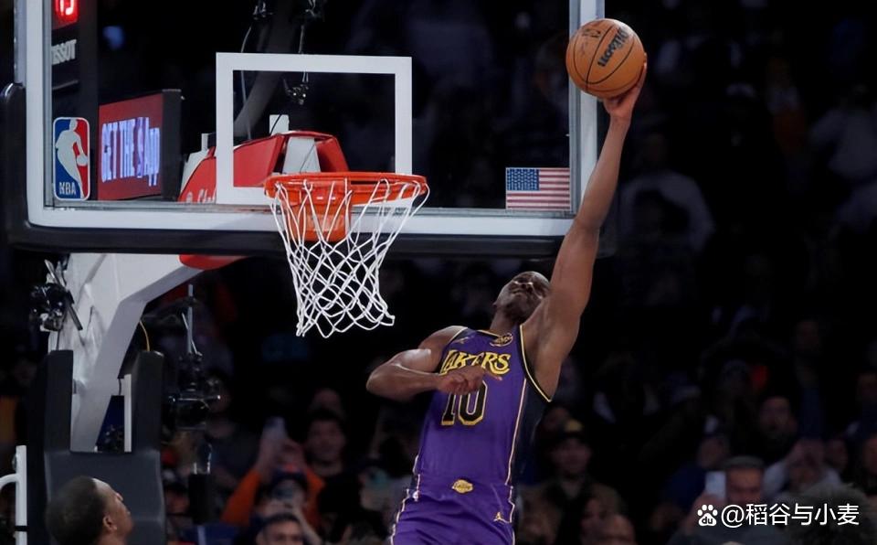 湖人前锋变阵后状态提升，成为球队得分保障的简单介绍