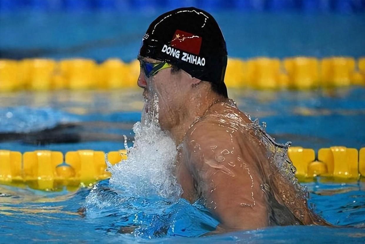 日本游泳选手创造新纪录,登顶米蛙泳冠军 日本游泳选手创造新纪录,登顶米蛙泳冠军