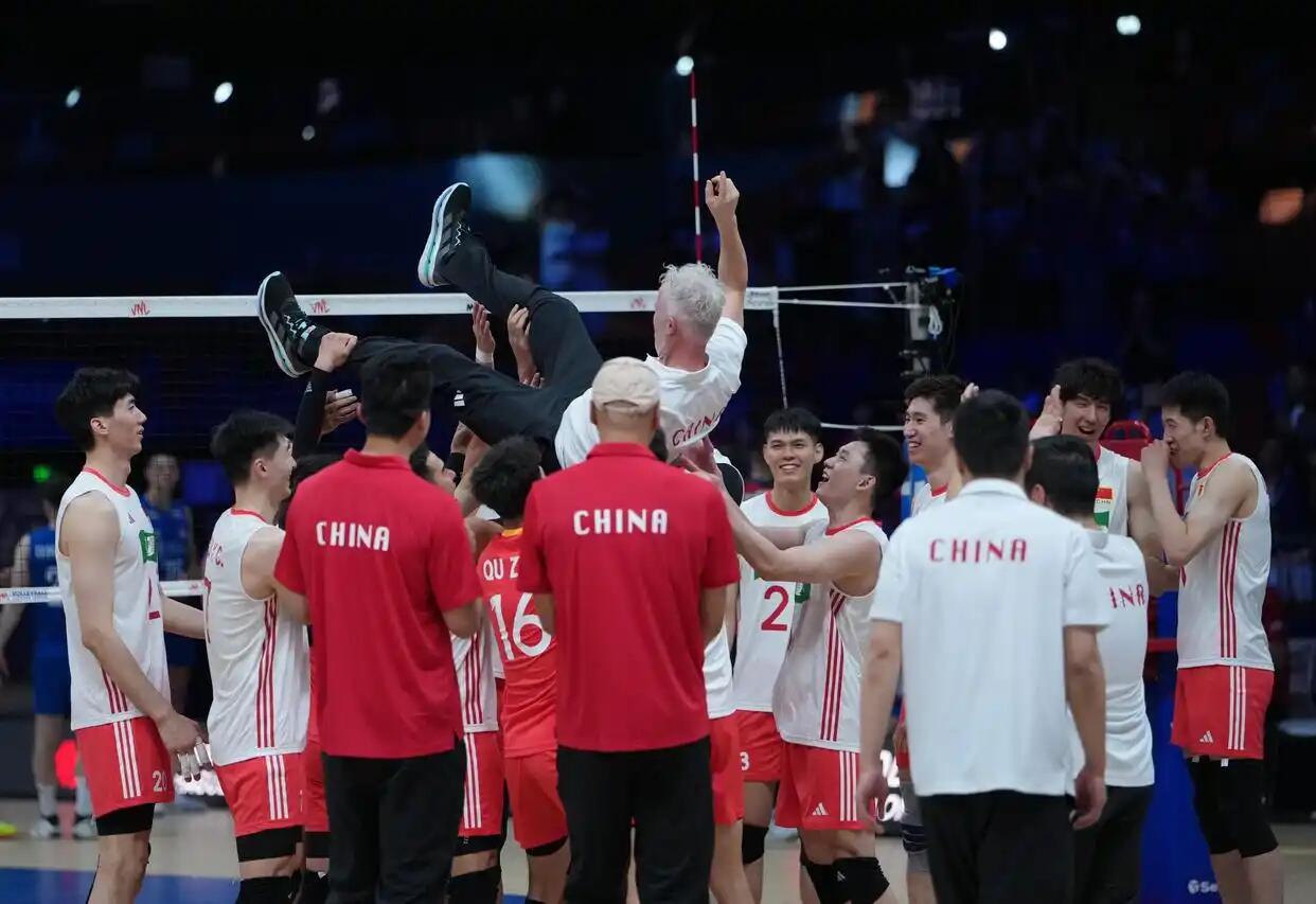 球队士气高涨，全员贡献带队战胜对手的简单介绍