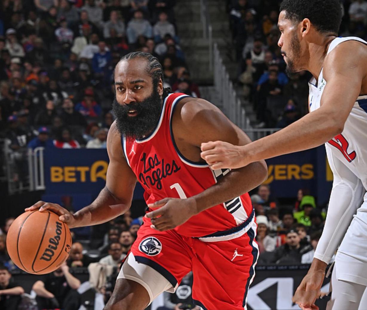 关于火箭大胜黄蜂，哈登砍下50+狂轰对手的信息