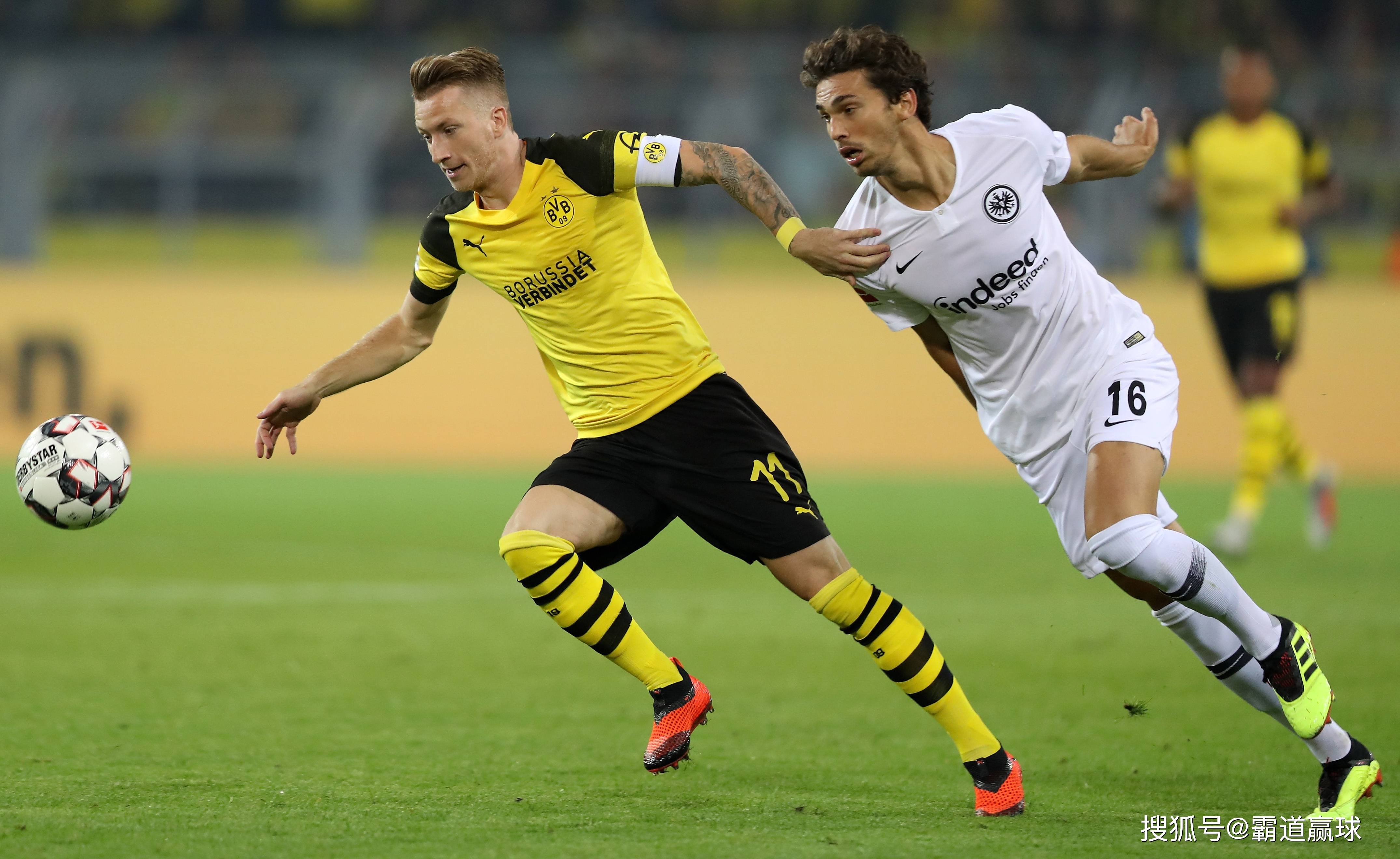 法兰克福球队实现轻松取胜，稳居上游